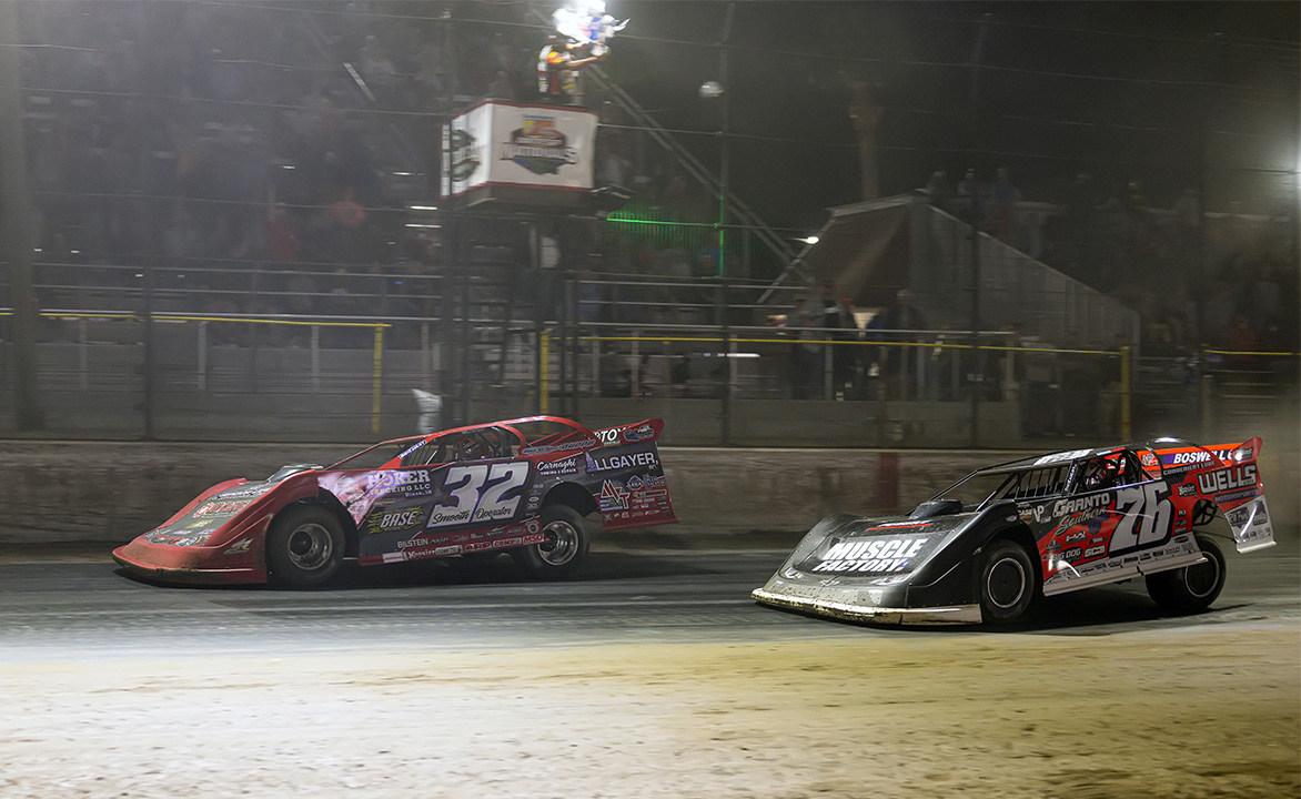 Bobby Pierce races Brandon Overton