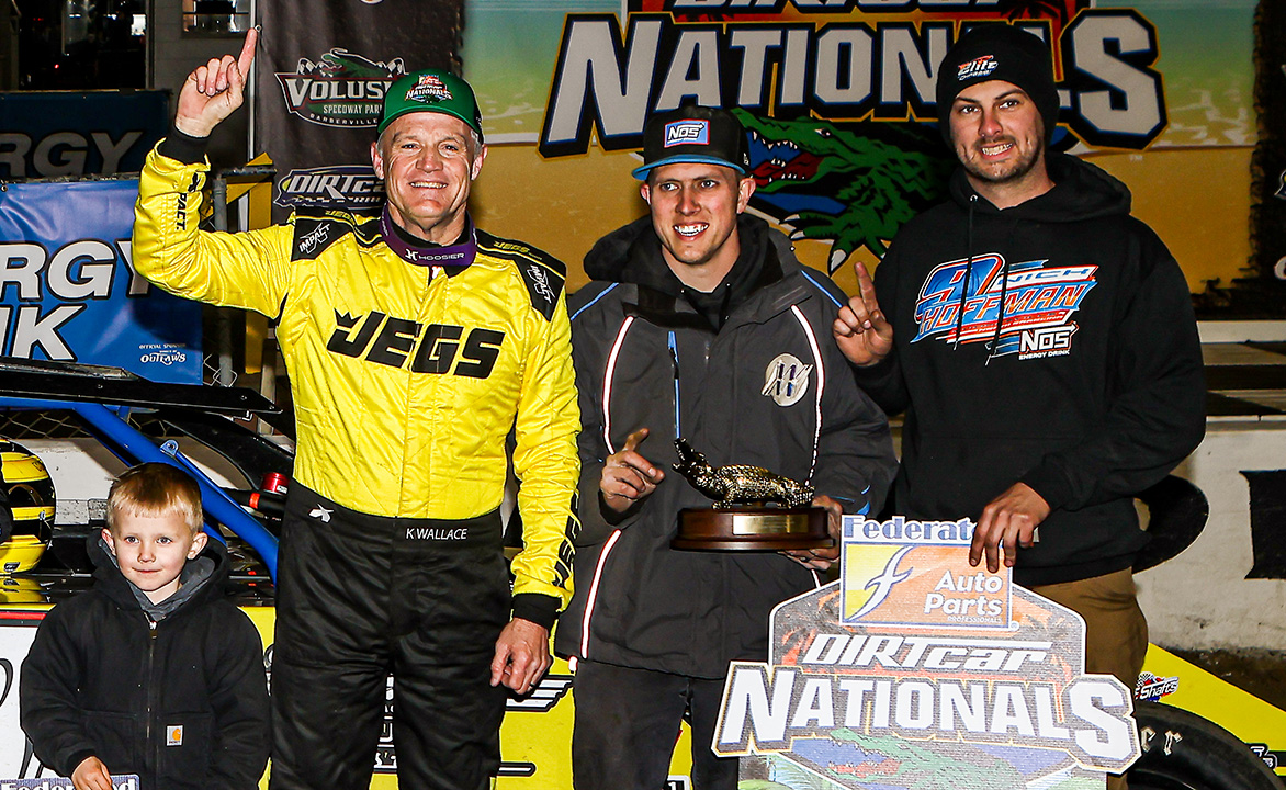 Kenny Wallace, Nick Hoffman and crew in Victory Lane at Volusia